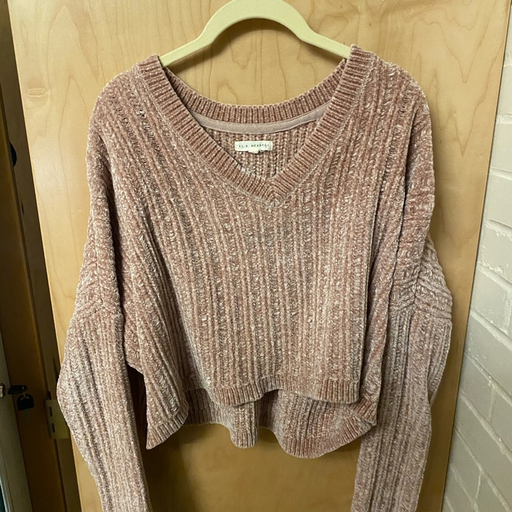 La hearts sweater